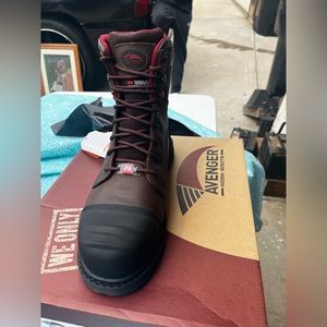 MENS WORKBOOTS